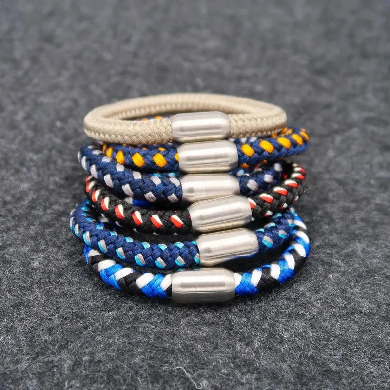Armband mit Initialen mit Gravur personalisiert. „Rope“ mit Gravur auf Magnetverschluss mit Initialen