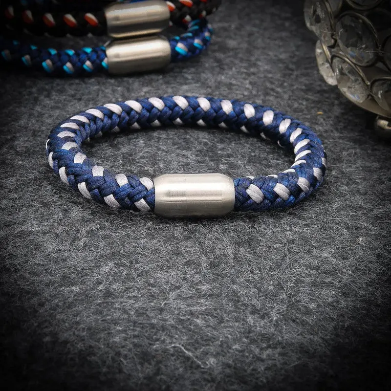 Armband mit Initialen mit Gravur personalisiert. „Rope“ mit Gravur auf Magnetverschluss mit Initialen