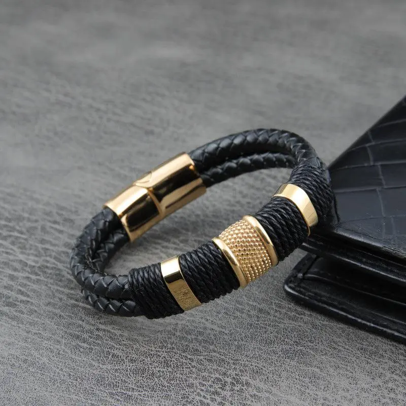 Lederarmband "Trio Charming" aus geflochtenem Leder mit Edelstahl-Charms