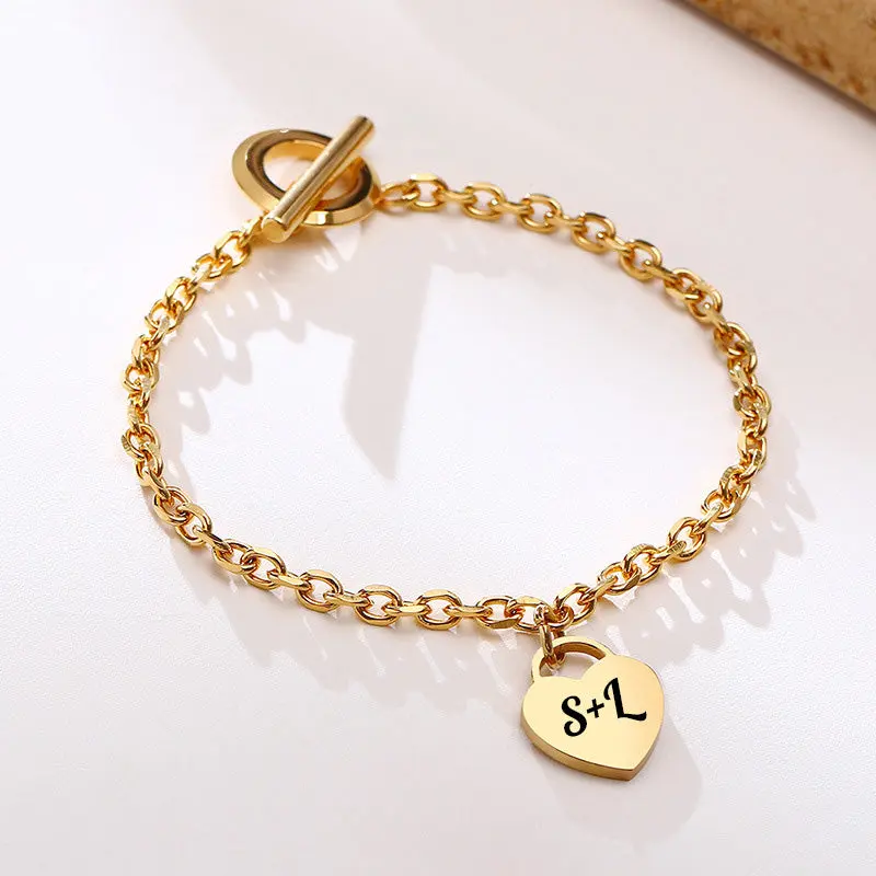 Armkette personalisierte mit Gravur "Love" mit herzförmigen Charm, Gravur der Initialen in Rosé, Silber oder Gold