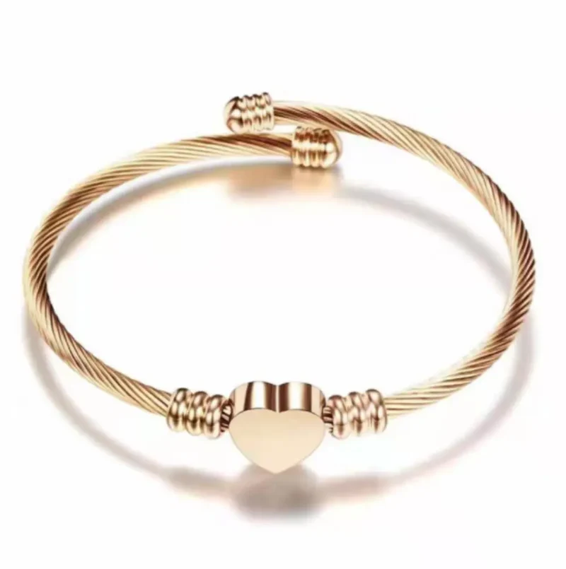 Armspange mit Gravur personalisiert "Love" mit Herz und gravierten Initialen. In Silber, Gold oder Rosé