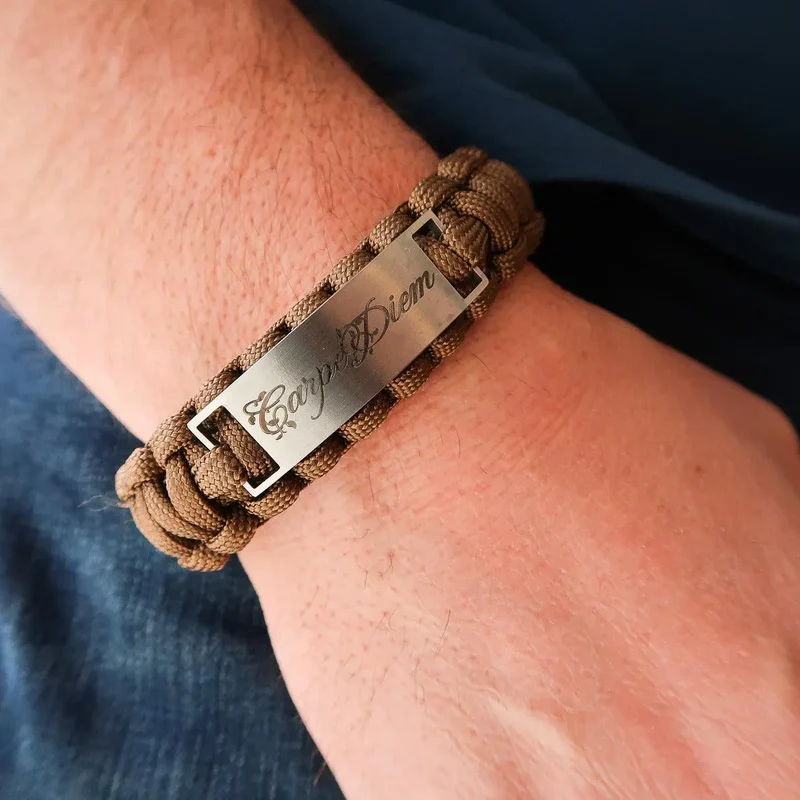 Armband Gravur personalisiert mit Namen "Carpe Diem" aus Nylonseil / Paracord Gravur Personalisiert