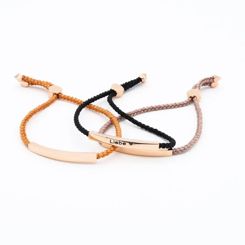 Süßes Armband Gravur Damen personalisiert aus feinem Seil mit roséfarbenem Gravurschild