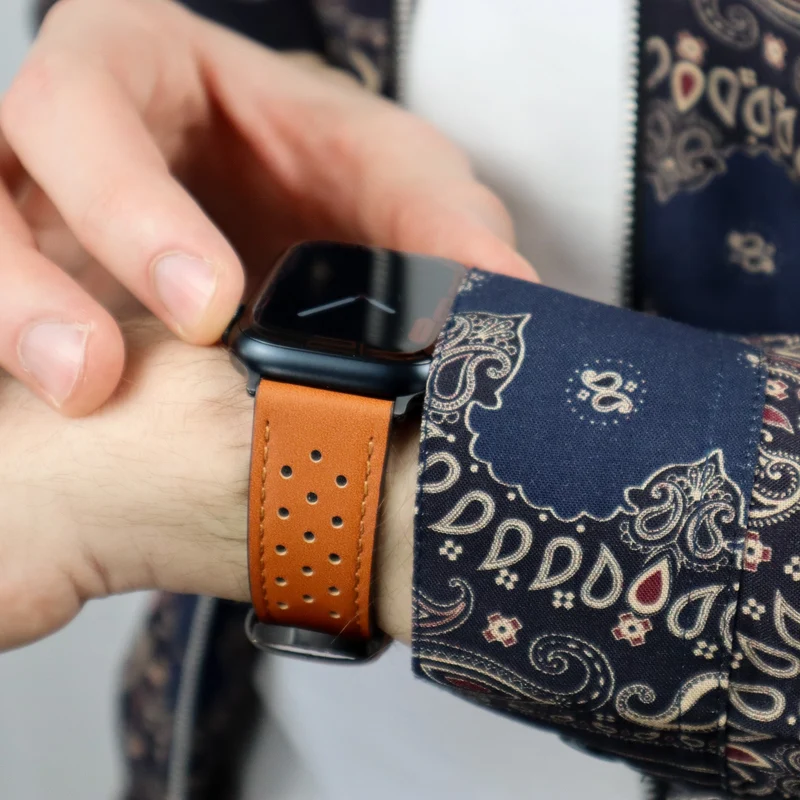 Lederarmband mit Lochmuster für Apple Watch