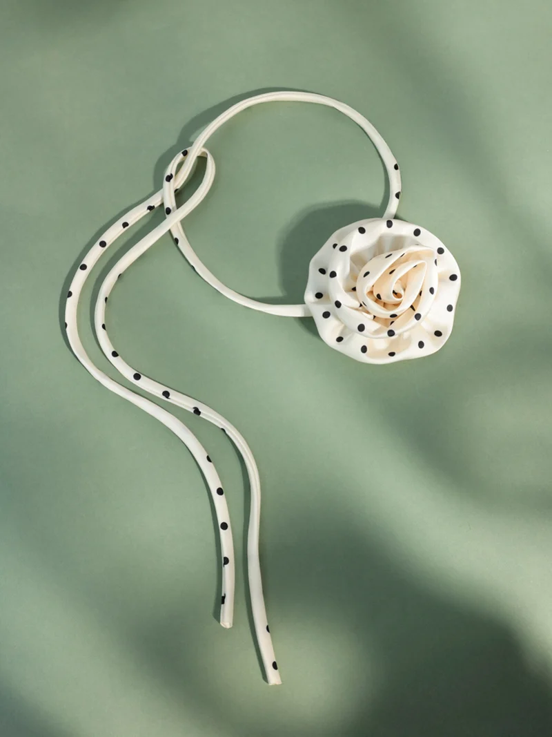 Rose Embrace White Choker