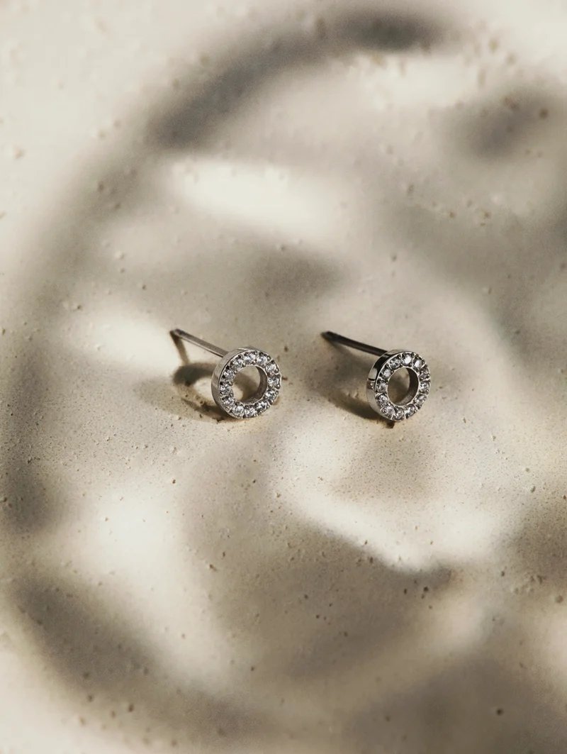 Dazzling Round Stud Ohrringe
