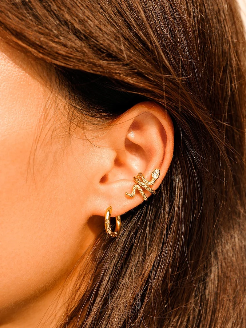 Small Half Texture Hoop Ohrringe