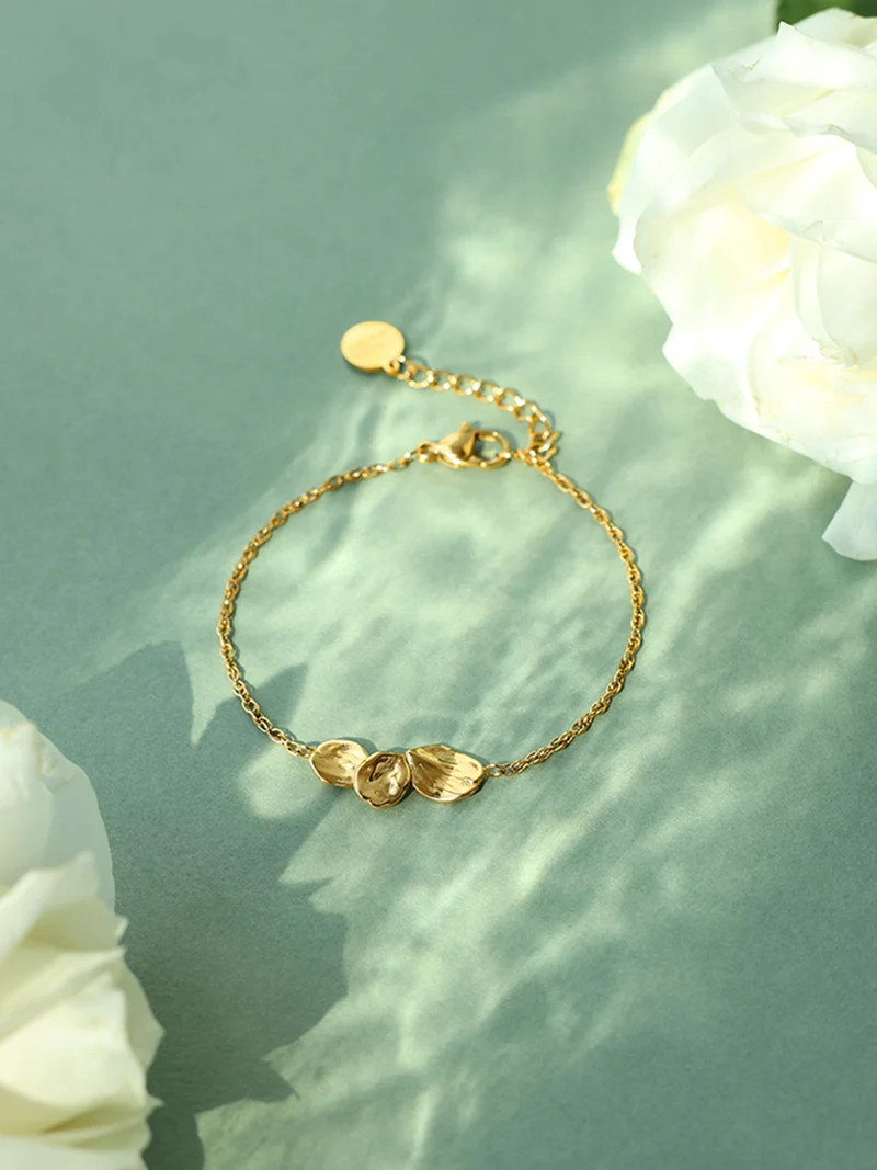 Dancing Petals ARMBAND