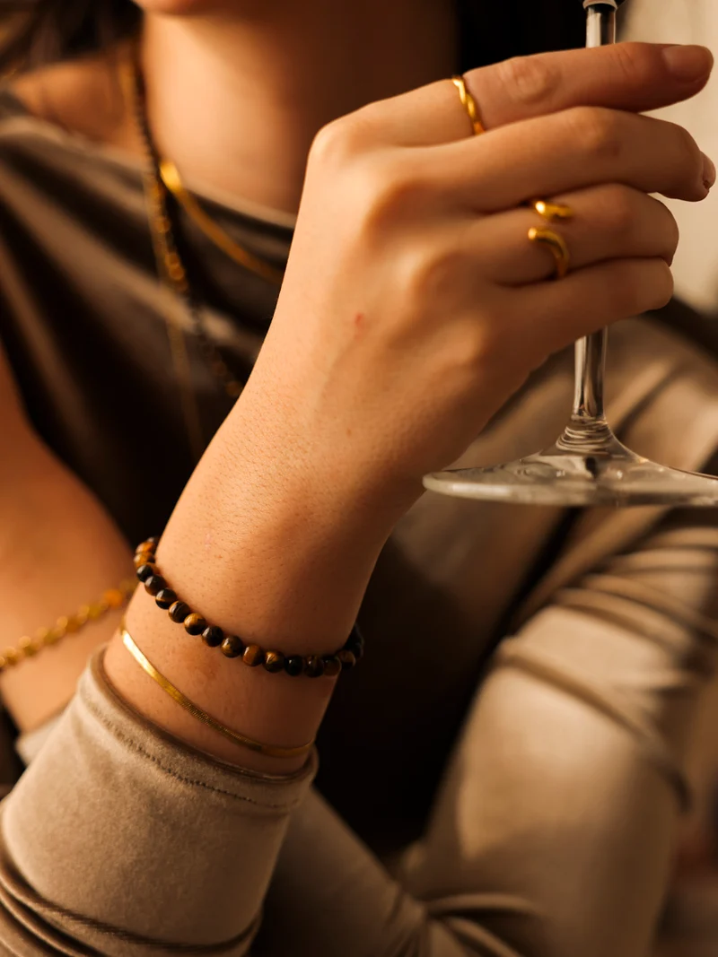 Sleek Armband