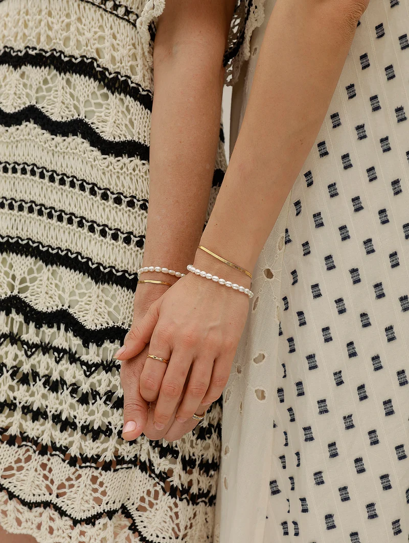 Sleek Armband