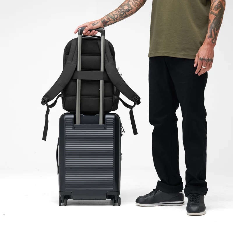 Incase Crosstown Backpack 20L - Black