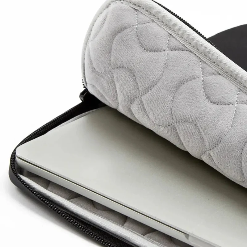 XD Design 16" Laptop Sleeve - Black