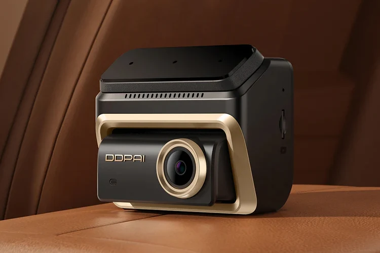 DDPAI Z90 Master 3CH Dash Cam - 4K Front, 4K Rear and 3K Interior