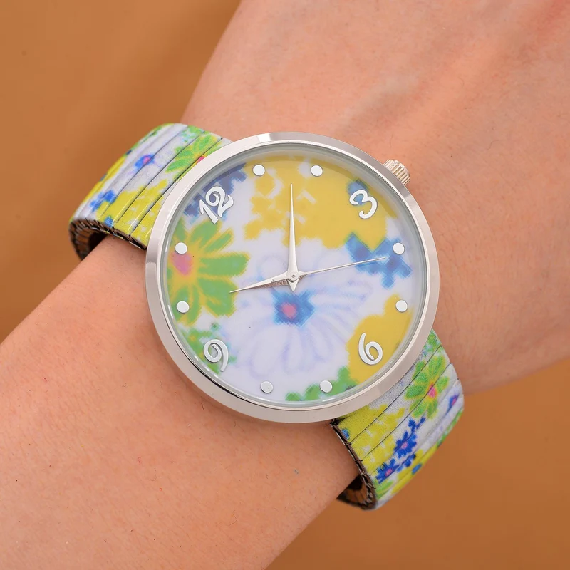 STRADA Armbanduhr - Flamingo-Zifferblatt, Japanisches Uhrwerk, Stahlgehäuse, elastisches Edelstahlarmband, wasserresistent