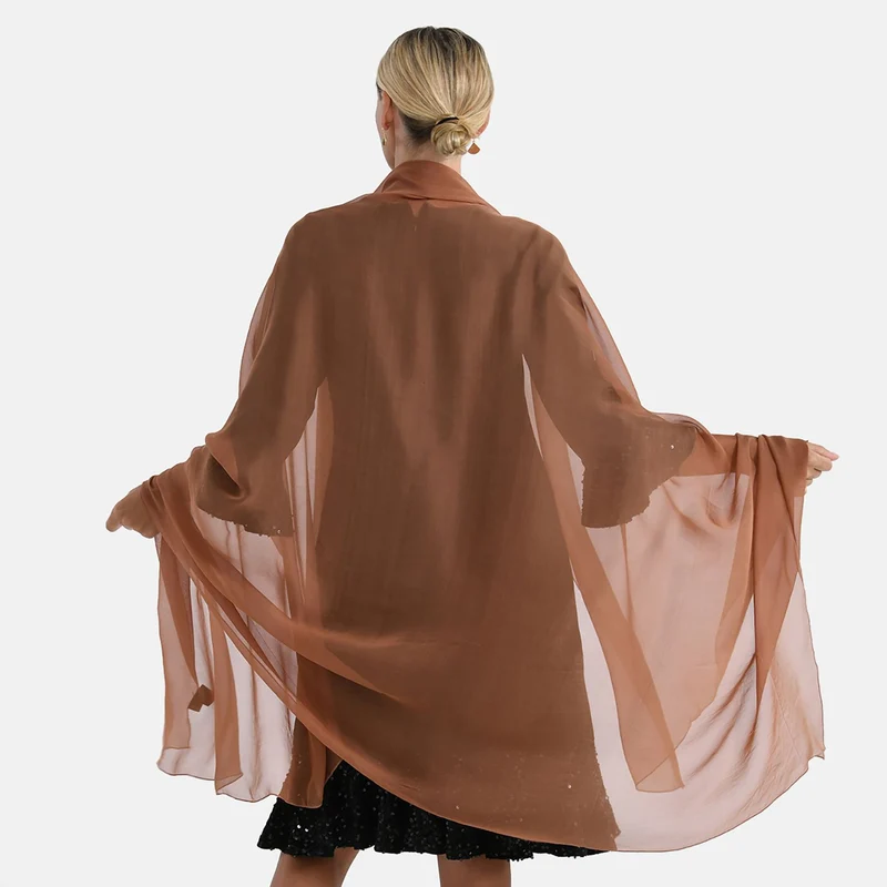 LA MAREY Signature Set mit Seidenschal und Seidentropfen-Ohrringen, 100% Maulbeerseide, 65 x 170 cm, Perlgrau mit Beige