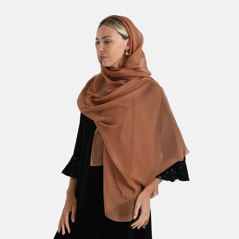 LA MAREY Signature Set mit Seidenschal und Seidentropfen-Ohrringen, 100% Maulbeerseide, 65 x 170 cm, Perlgrau mit Beige