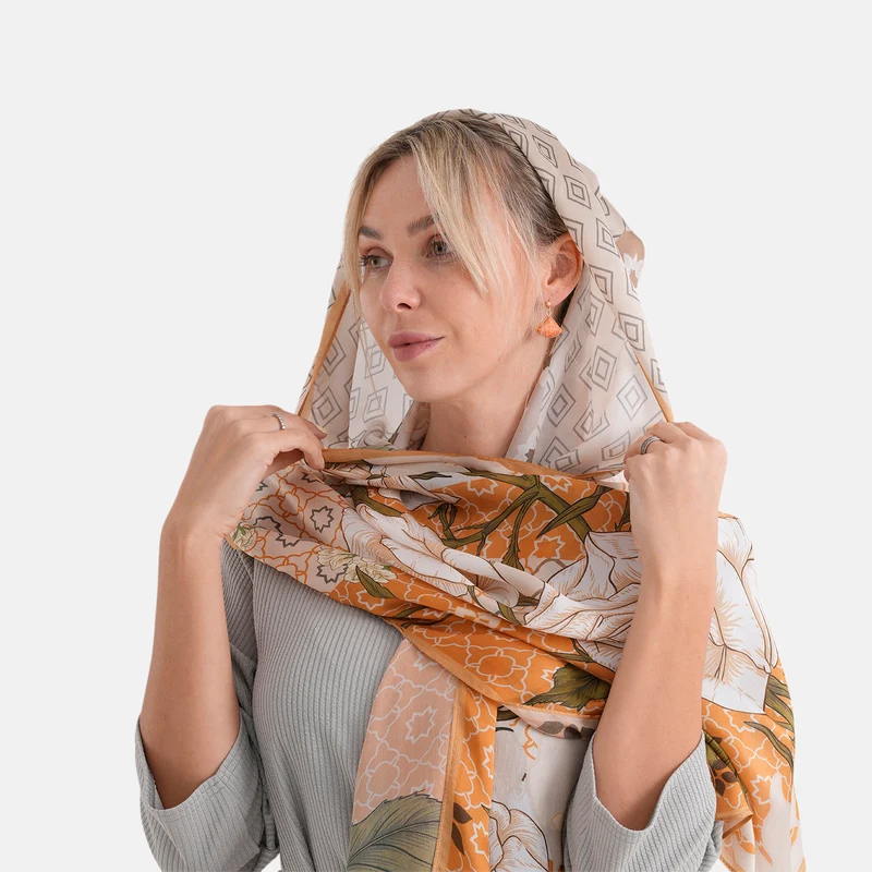 LA MAREY Signature Set mit Seidenschal und Seidentropfen-Ohrringen, 100% Maulbeerseide, 65 x 170 cm, Perlgrau mit Beige