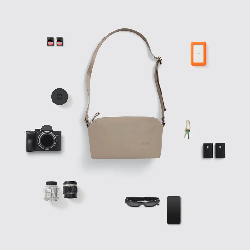 Urth Dolomite 7L Crossbody Camera Sling Bag (Beige)